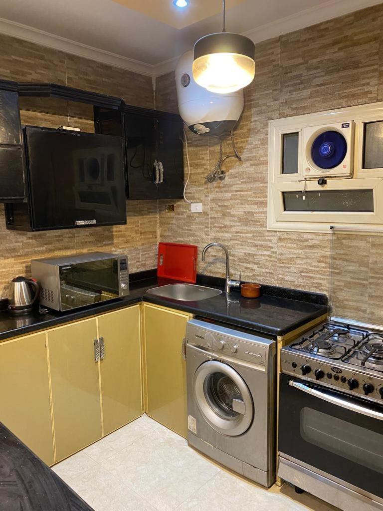Apartment Sister Sea View للعائلات فقط